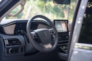 Lincoln Navigator Interior - Executive-Women Luxury Cars