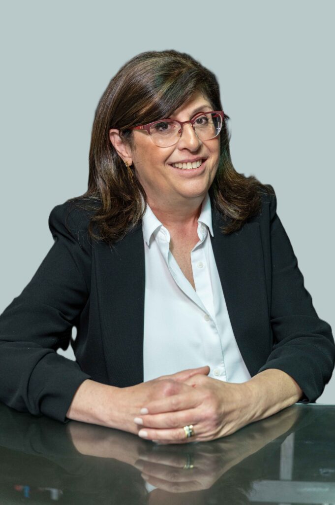 LKM 5495 - Executive-Women Excellence in Execution: The Multidimensional Journey of Roula Saba Mouhanna, MCC