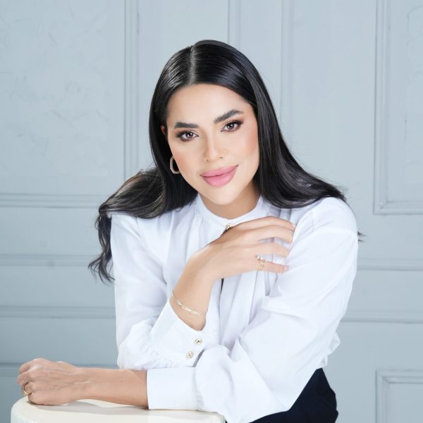 إيمان بسيوني: الإعلامية التي جمعت بين الإبداع والتأثير