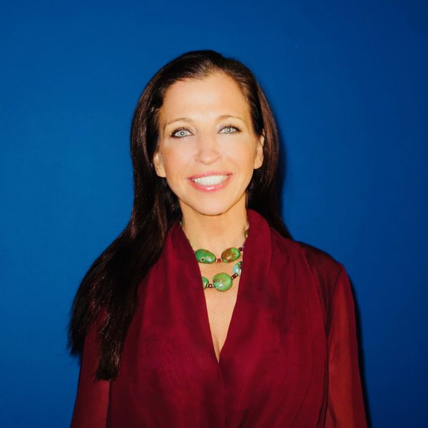 Wendy Diamond is an internationally Renowned Social Entrepreneur, Impact Investor, Animal Advocate, Humanitarian, Best Selling Author,